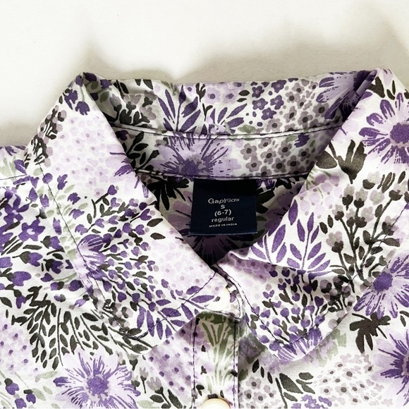 GAP Kids Girl’s Purple Floral Button Down Top - Size Small - Picture 3 of 8